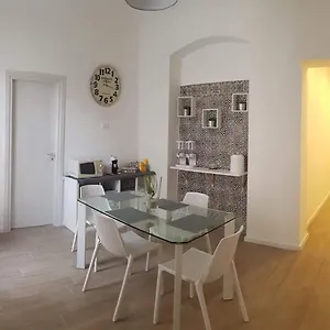 https://dietro-il-massimo.sicilyhotelsitaly.net